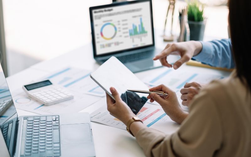 Mastering Stock Control: How 3PL Partners Help You Avoid Overstock and Stockouts