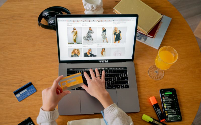 Fulfilment Strategy for Seasonal Peaks